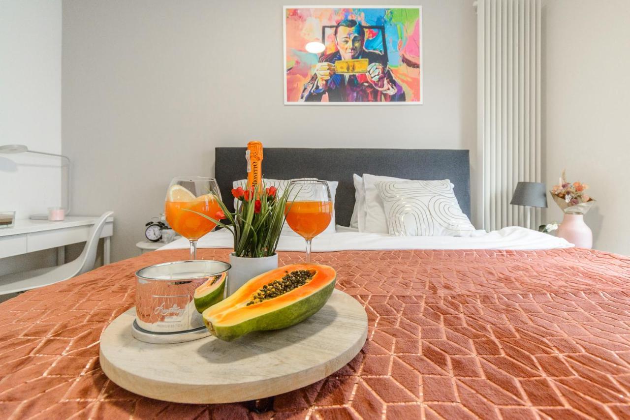 Luxury Apartments On Grzybowska Street In วอร์ซอ ภายนอก รูปภาพ
